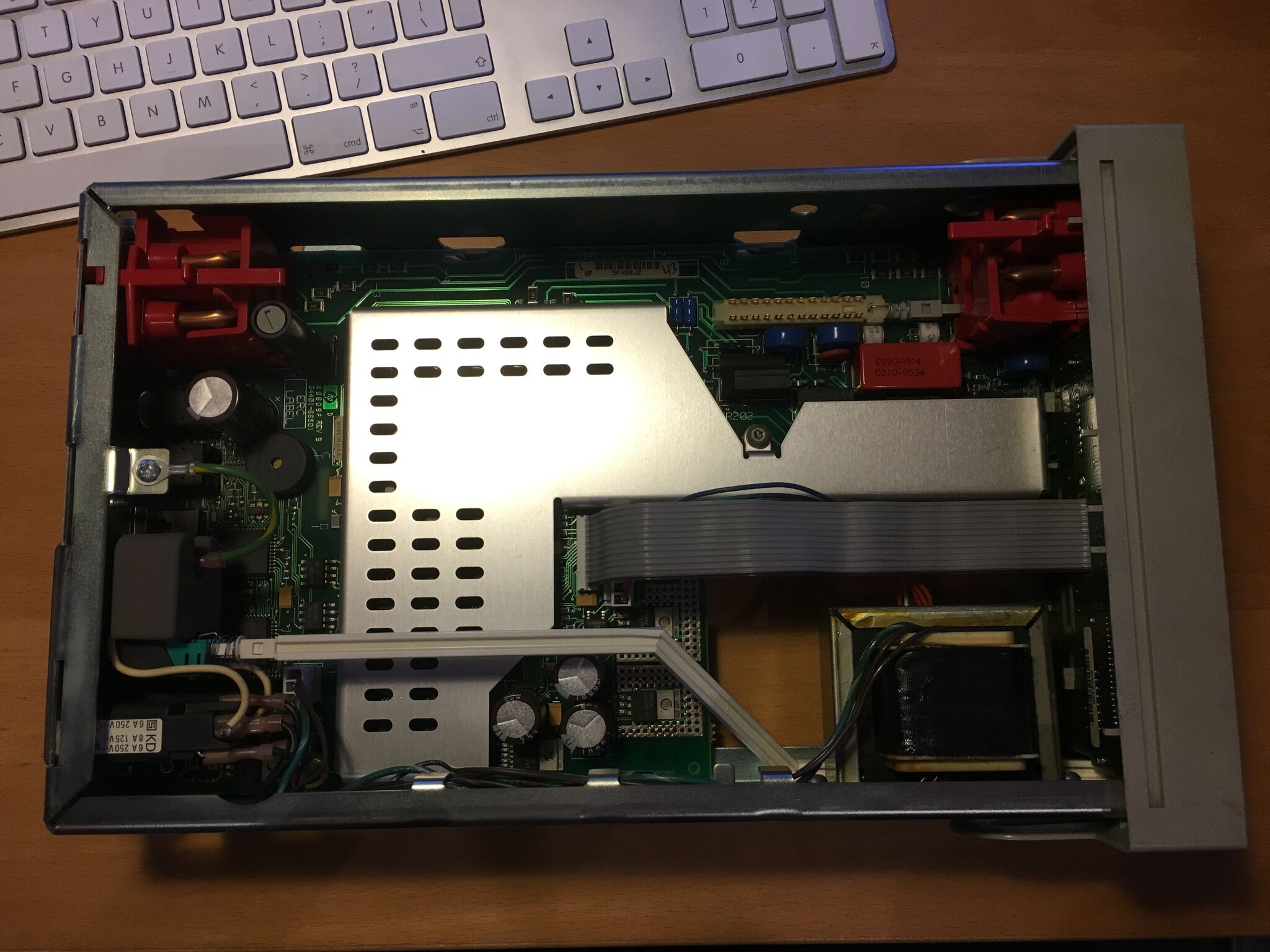 The insides of the HP 34401A Bench Multimeter